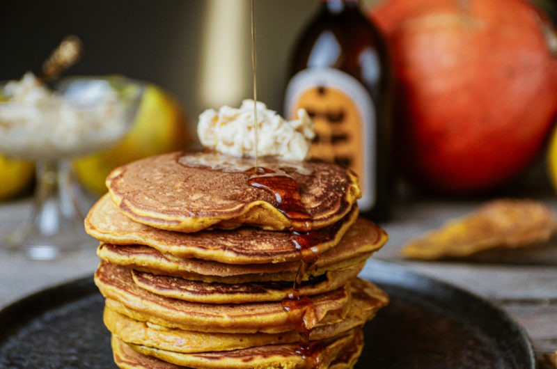 Pumkin Spice Pancakes mit Sauerteig & Zimtbutter