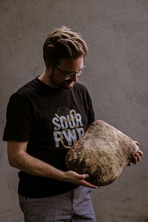 Das Original Sylter Sauerteigbrot selbstgebacken: Ein großer Laib mit langer Backzeit